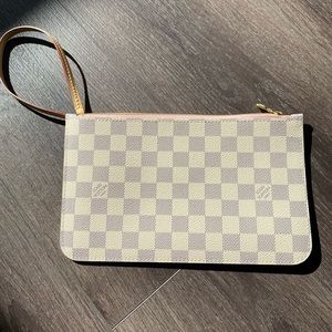 LOUIS VUITTON
Damier Azur Braided Neverfull MM Pochette